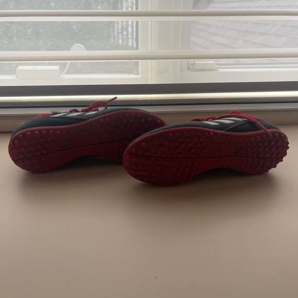 Adidas Boys Predator 18.3 indoor soccer shoes size 12 - Picture 6 of 7